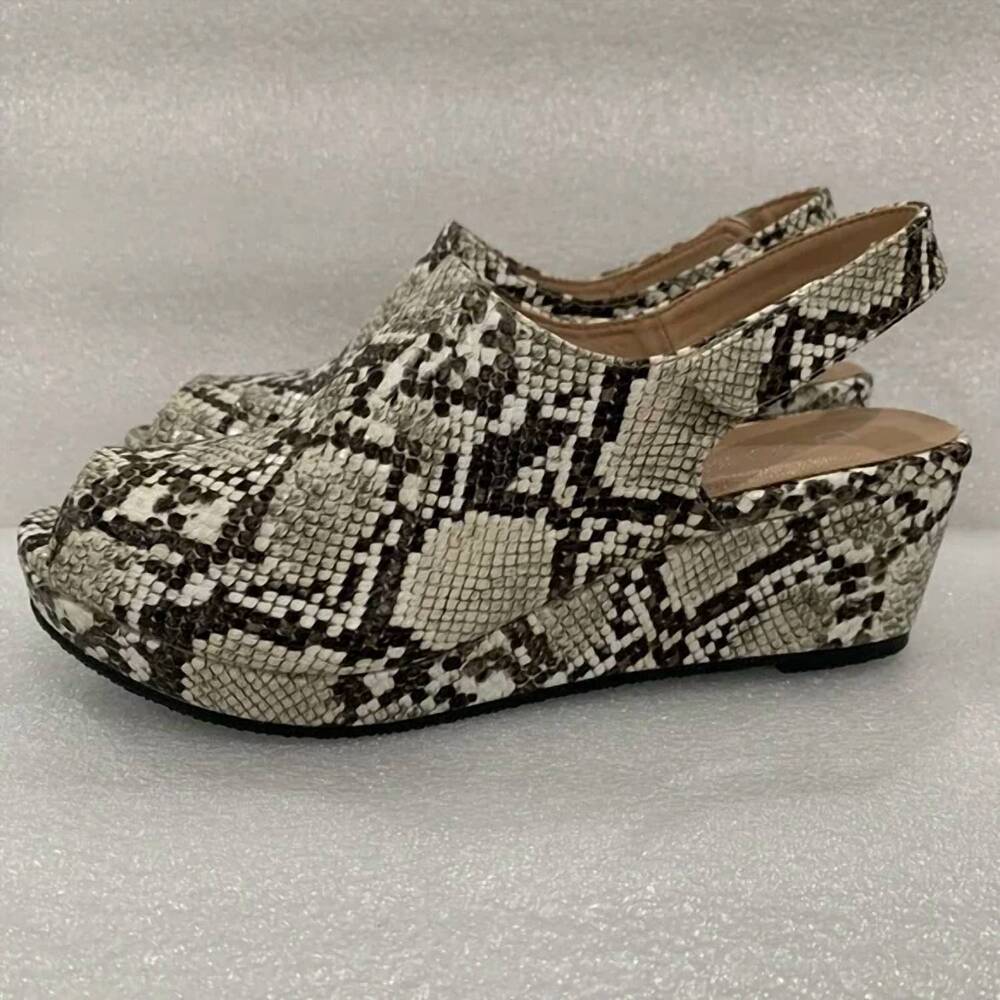 NEW CORKYS FOOTWEAR women's snake peep toe wedge sandal in black and white - Picture 3 of 8